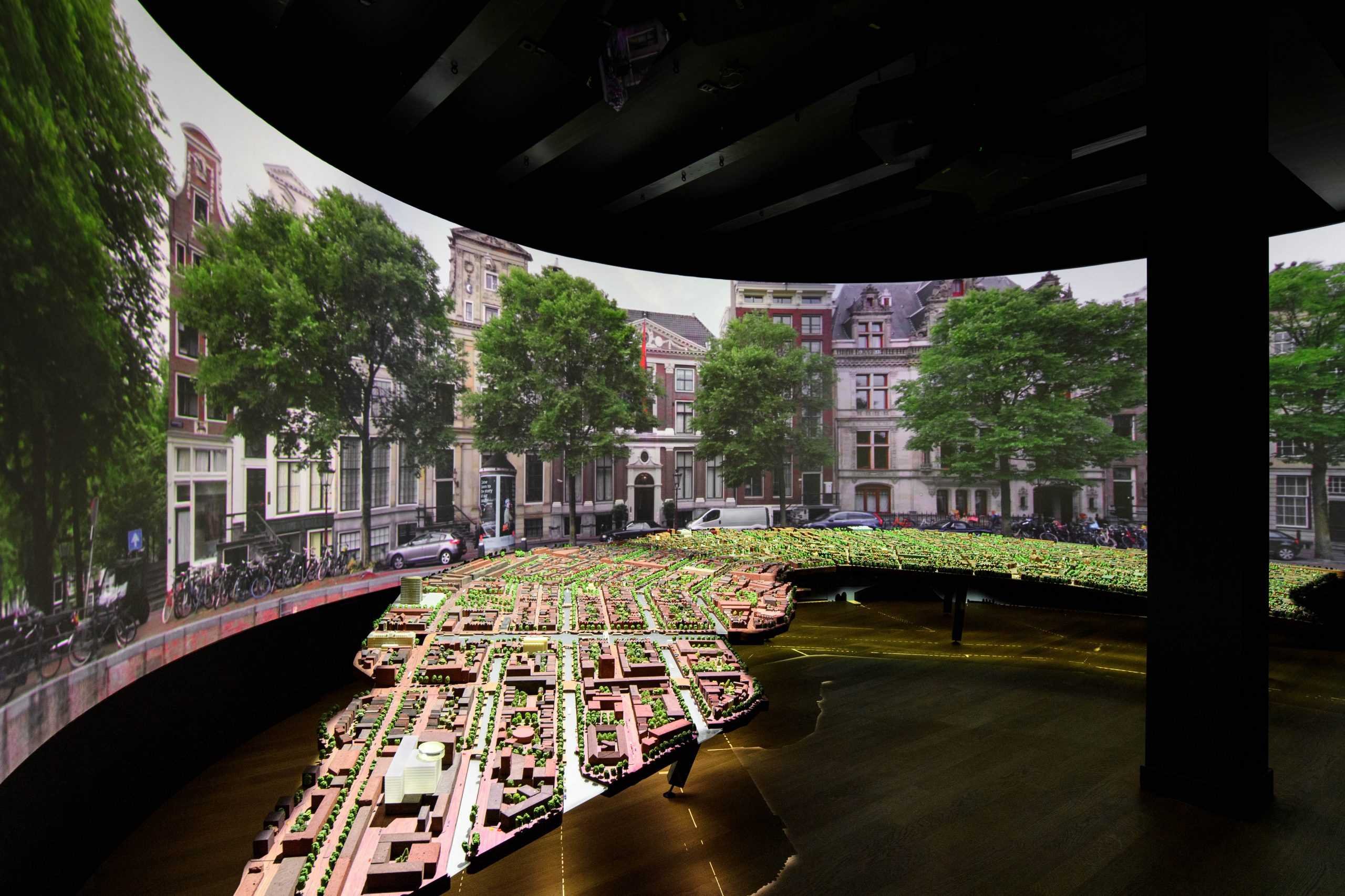 🏛️ 운하 박물관 (흐라흐텐뮈제윔)